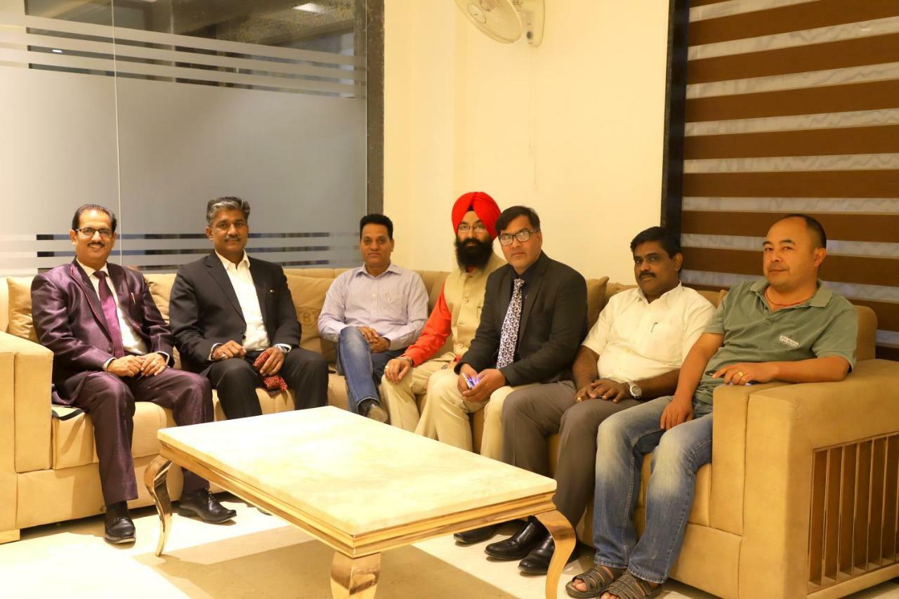 Hotel The Vegas Delhi Airport- A Boutique Hotel New Delhi Exterior photo