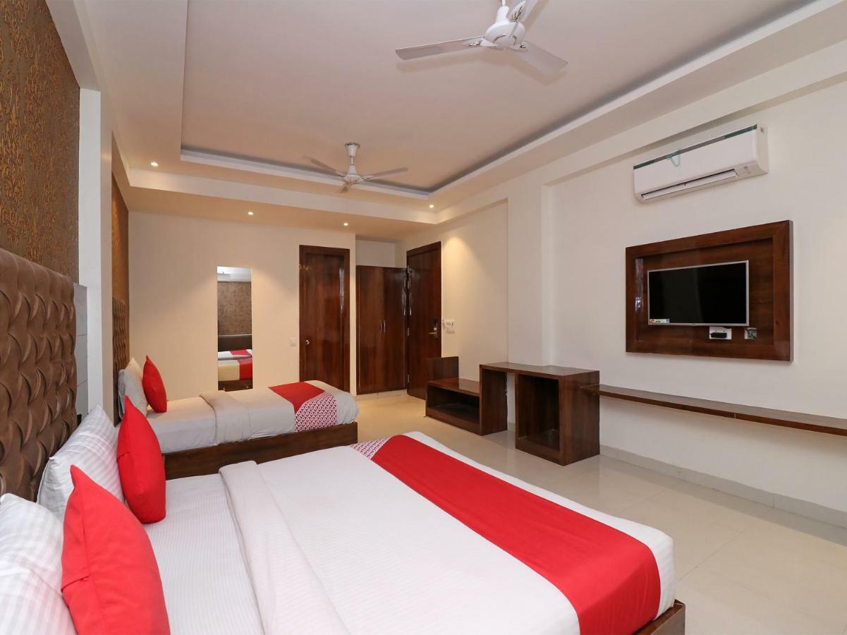 Hotel The Vegas Delhi Airport- A Boutique Hotel New Delhi Exterior photo