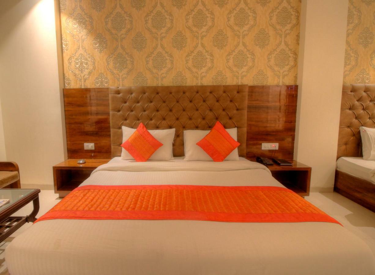Hotel The Vegas Delhi Airport- A Boutique Hotel New Delhi Exterior photo